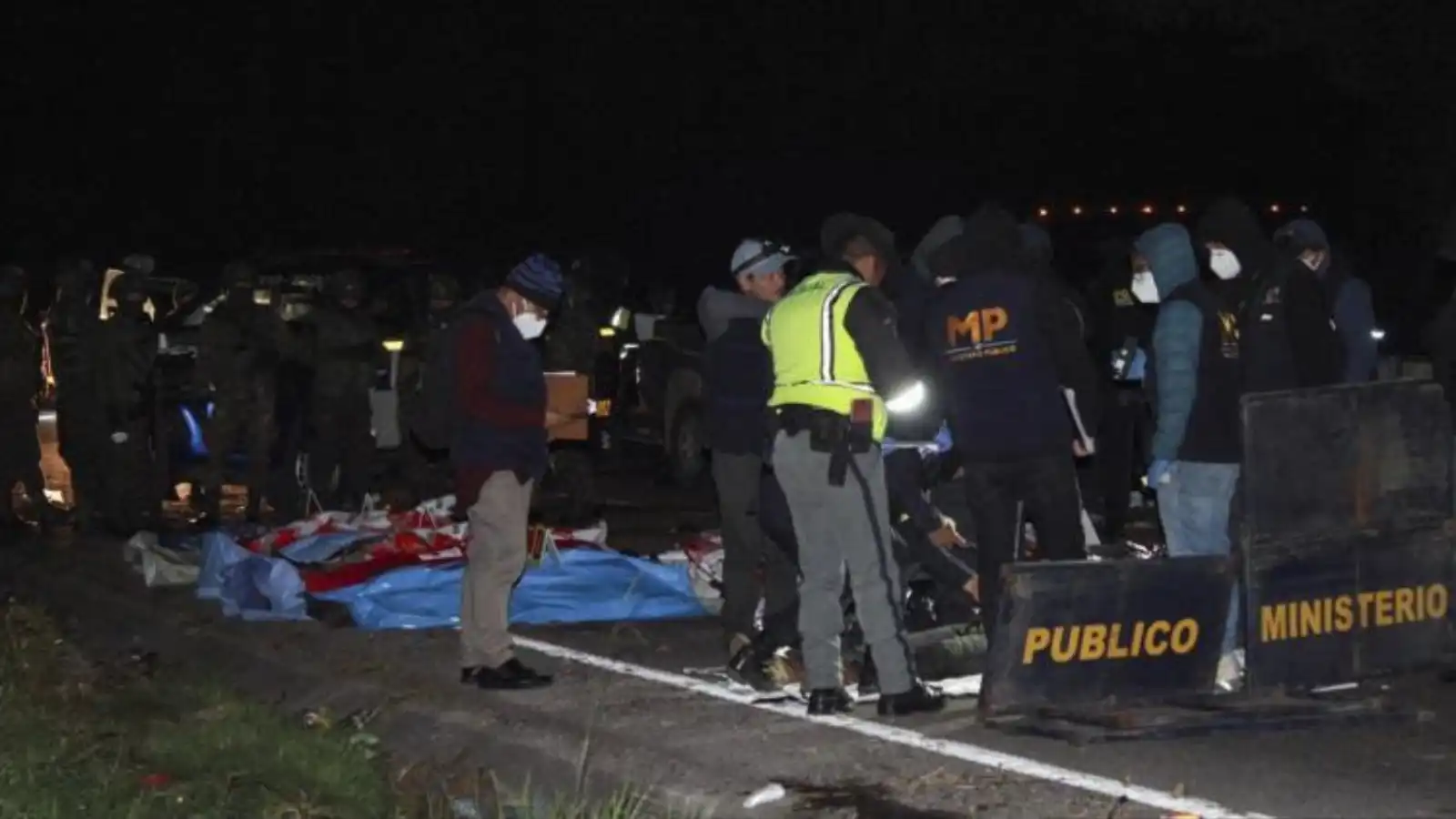 مصرع 15 شخصا إثر سقوط حافلة غربي غواتيمالا (فيديو)