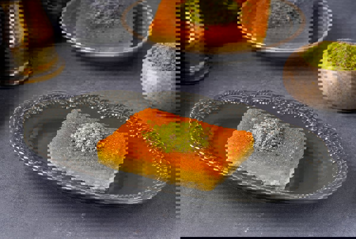 الكنافة والقطايف.. حلويات رمضانية تغنى بها أشهر شعراء العرب