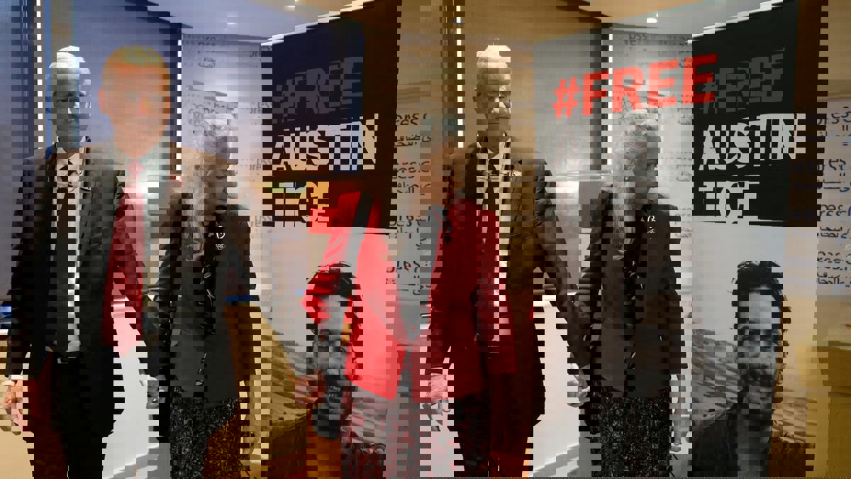 احتجز قبل عقد.. إدارات أمريكية متعاقبة تفشل في إعادة الصحفي أوستن تايس