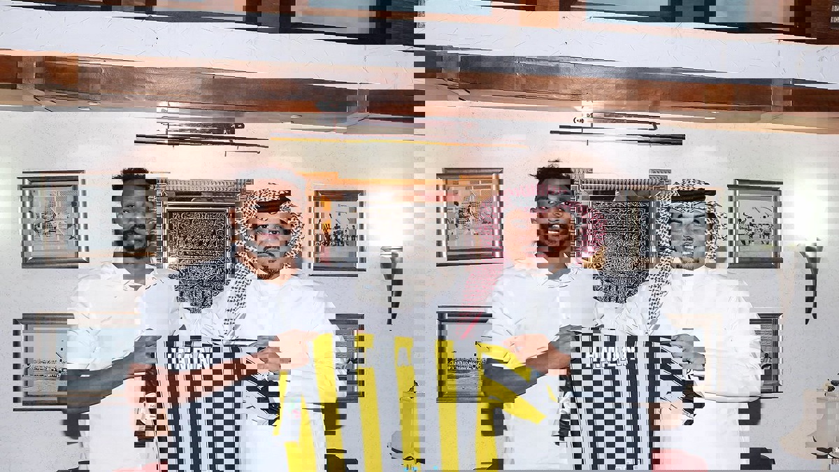 رسميًا.. حمدان الشمراني أول صفقات نادي الاتحاد السعودي الصيفية (شاهد)