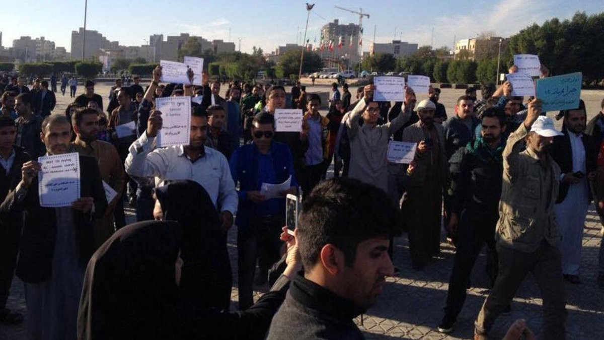 إيران تعتقل عددًا من الأشخاص في الأهواز بعد مسيرة لمنزل الشاعر حسن الحيدري