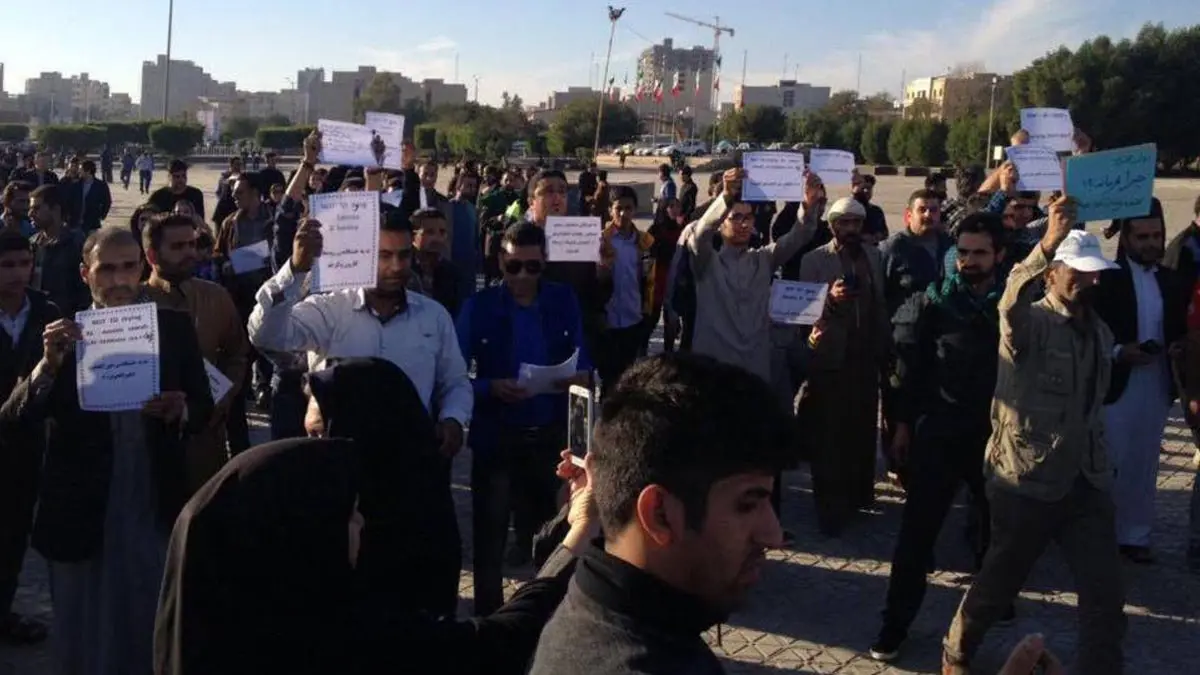 إيران تعتقل عددًا من الأشخاص في الأهواز بعد مسيرة لمنزل الشاعر حسن الحيدري