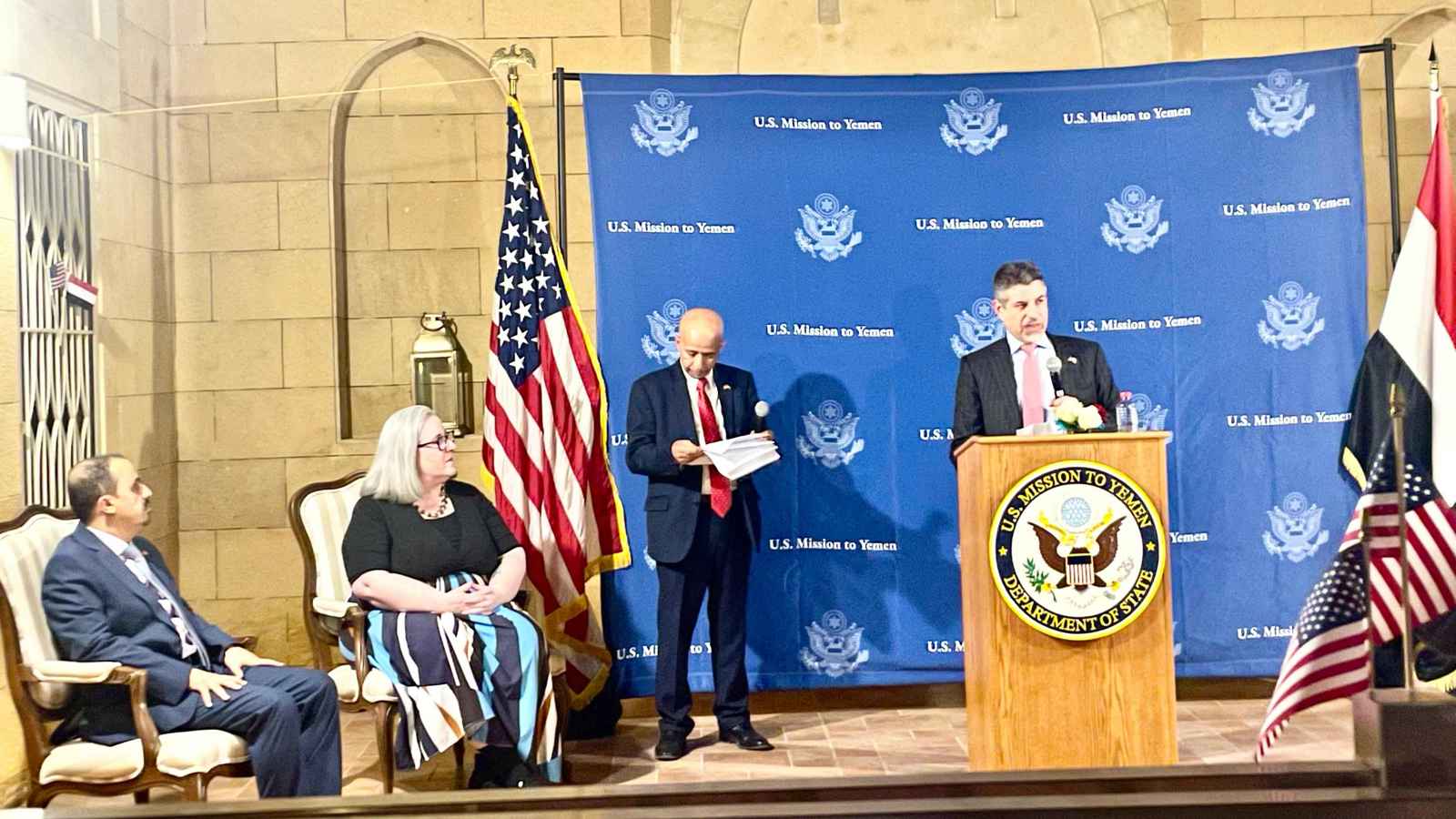 سفير واشنطن لدى اليمن: ملتزمون بإيجاد وضع أفضل للحل السياسي