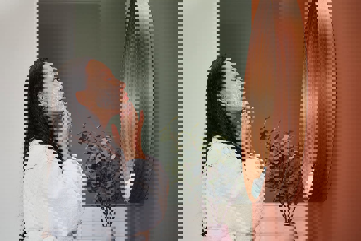 طبيبة تكشف عن حيل مبهرة لمنع جفاف الجلد 