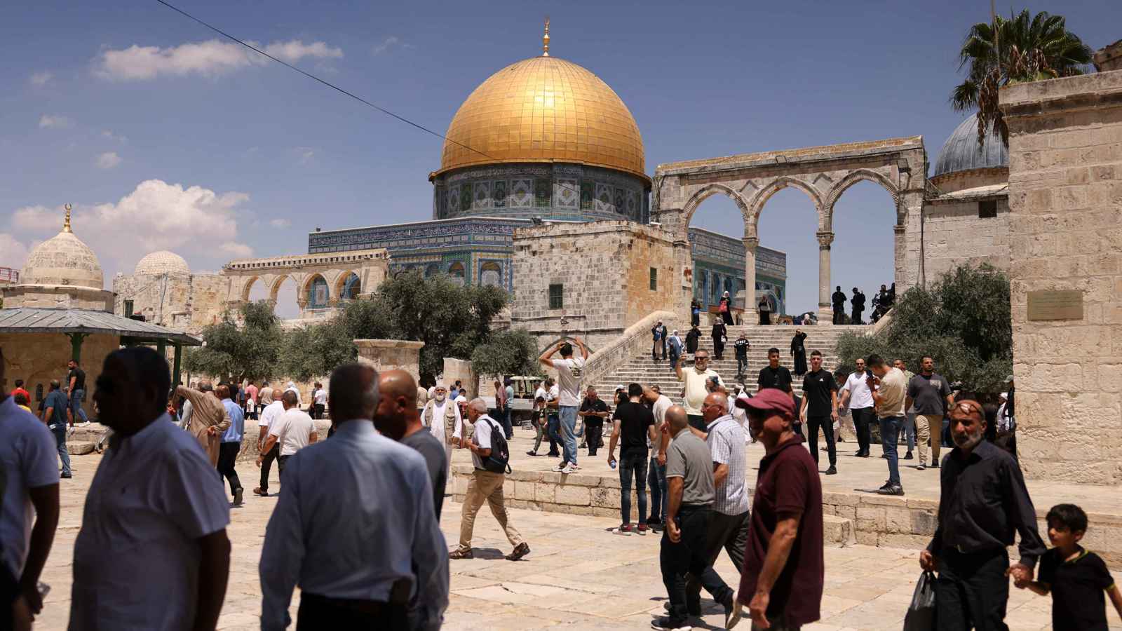 نفذوا "جولات استفزازية".. مستوطنون يقتحمون المسجد الأقصى