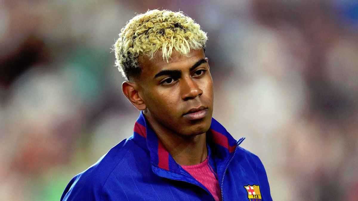 رد فعل لامين يامال في المدرجات بعد أهداف برشلونة (فيديو)