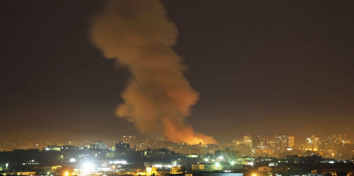 التوتر يعود إلى غزة بعد غارة إسرائيلية استهدفت منزلًا شرق القطاع