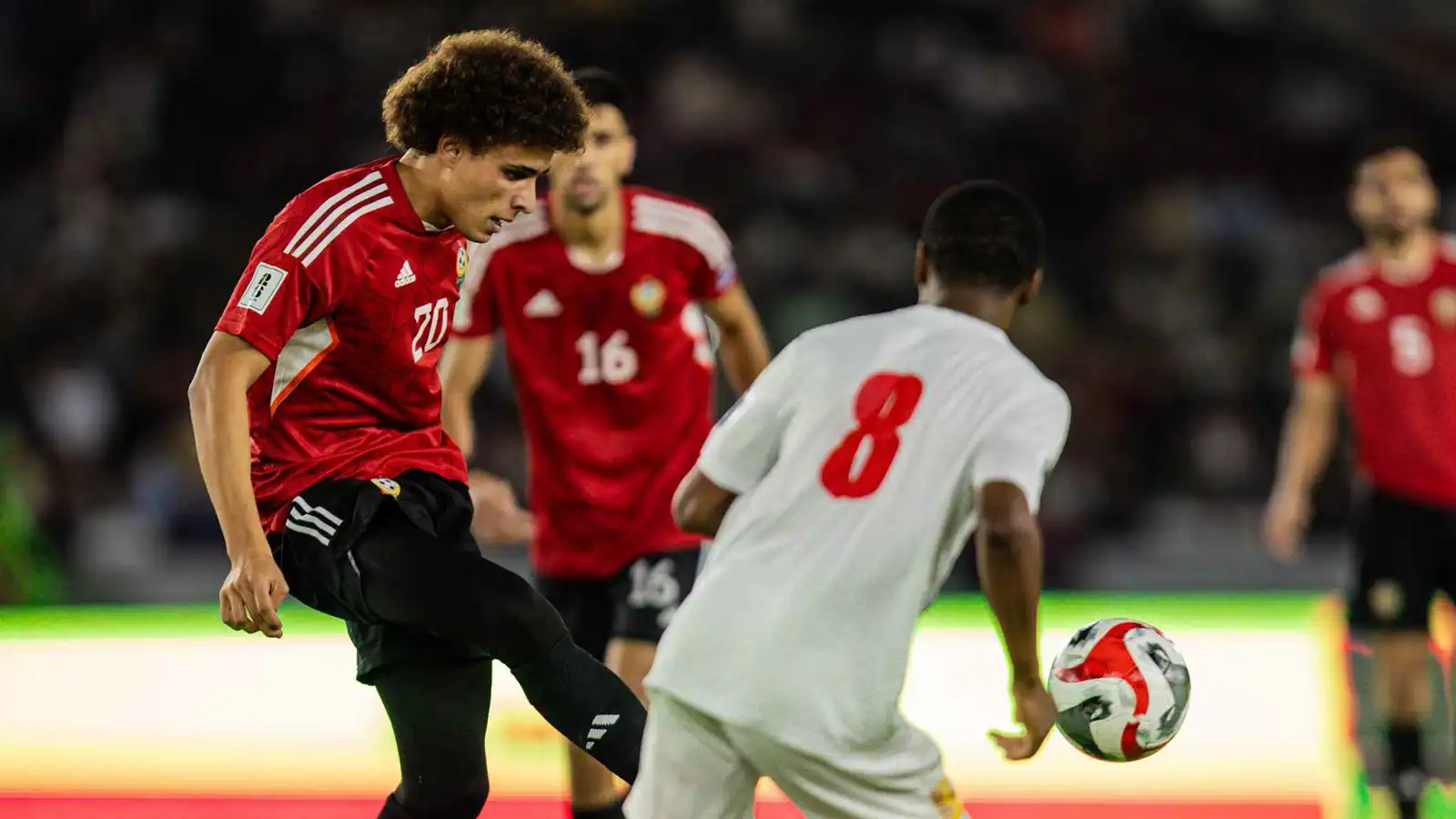 هل تدخّل أليو سيسيه لحلّ أزمة نجم منتخب ليبيا مع الإفريقي التونسي؟