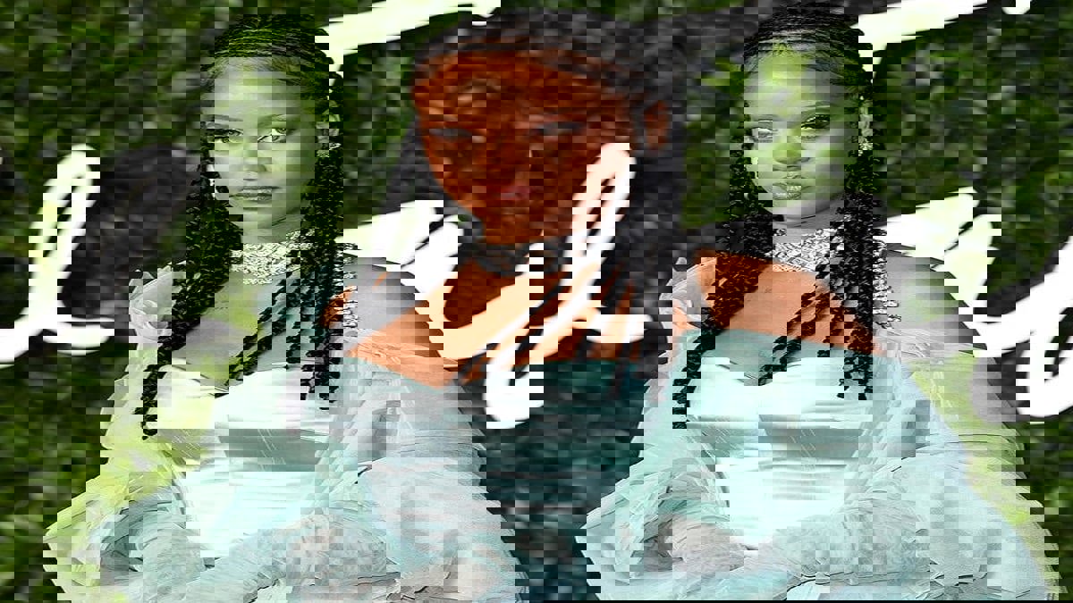 "أمازون" تقترب من عرض فيلم ريهانا الوثائقي