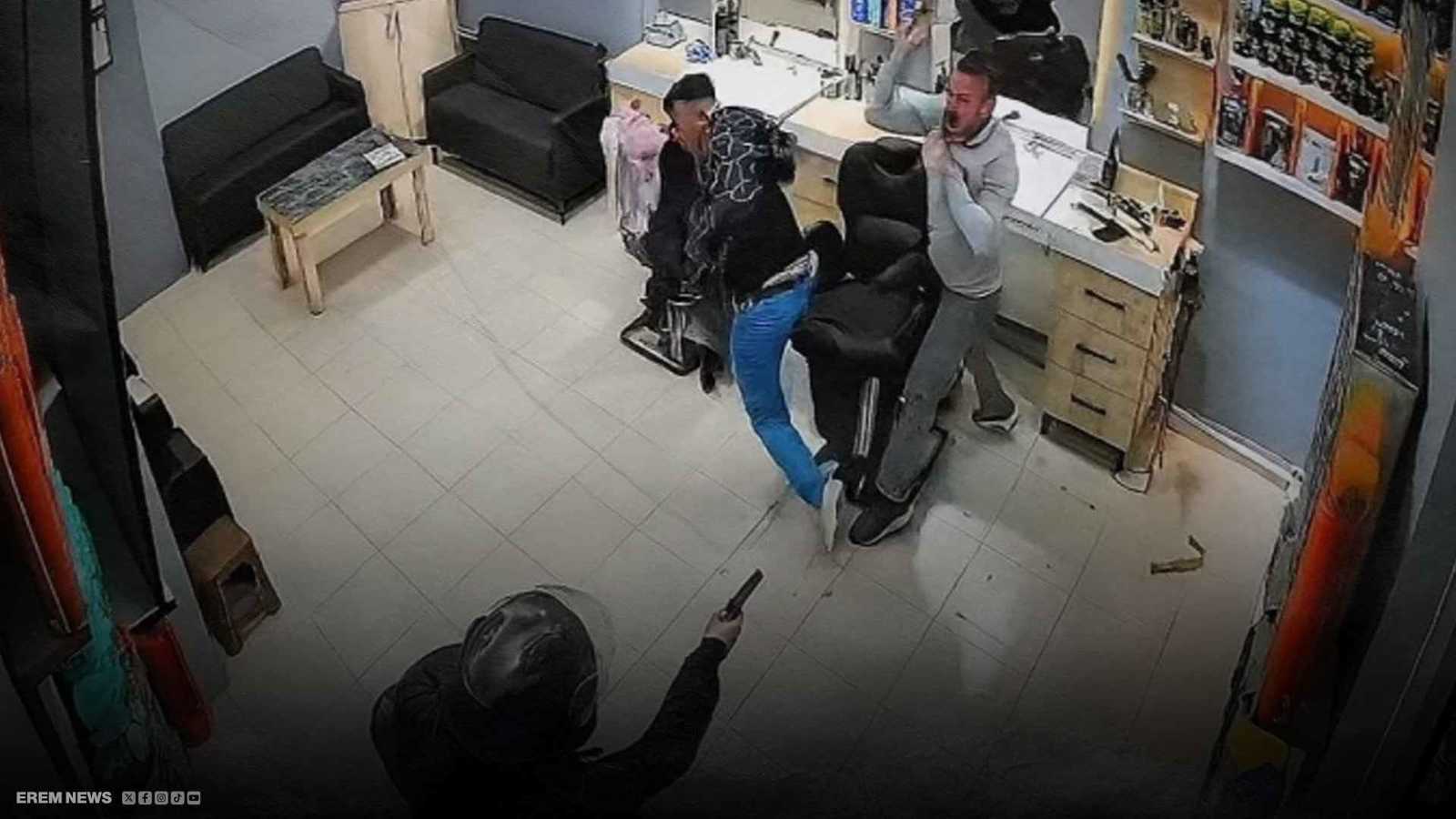 رصاص في صالون حلاقة.. حلاق تركي ينجو بطريقة مذهلة (فيديو إرم)