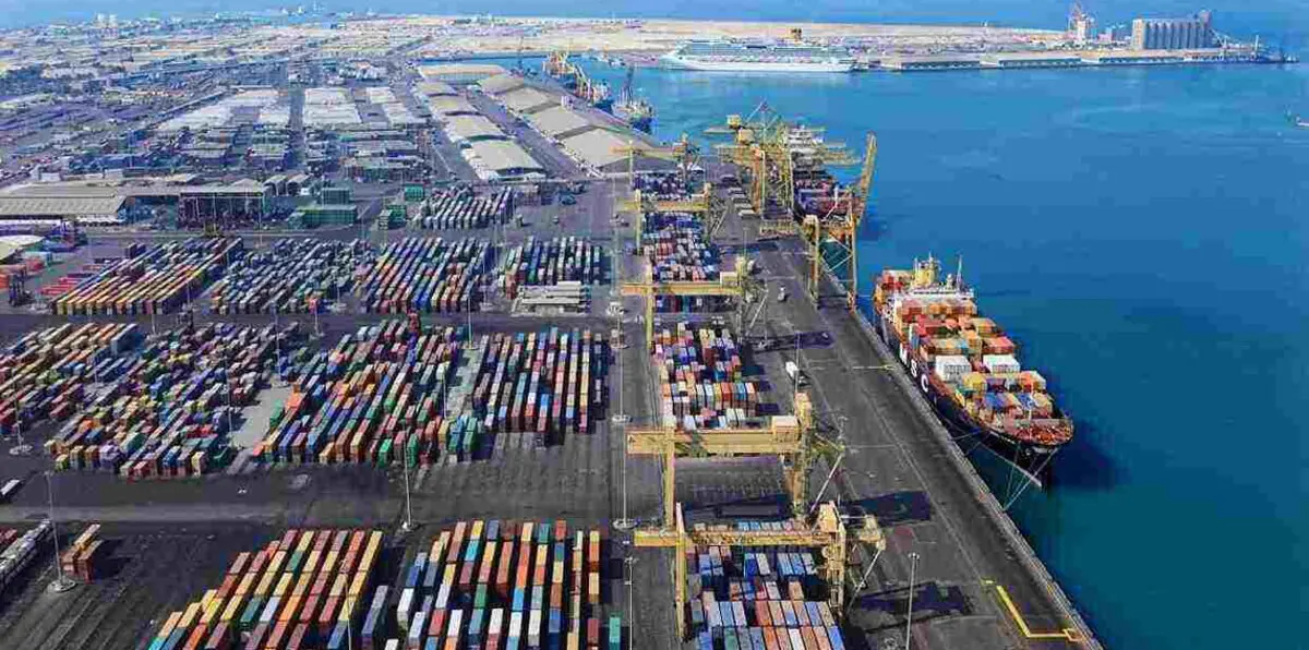 صعود تجارة أبوظبي الخارجية غير النفطية بنسبة 3.5 % في 5 أشهر‎