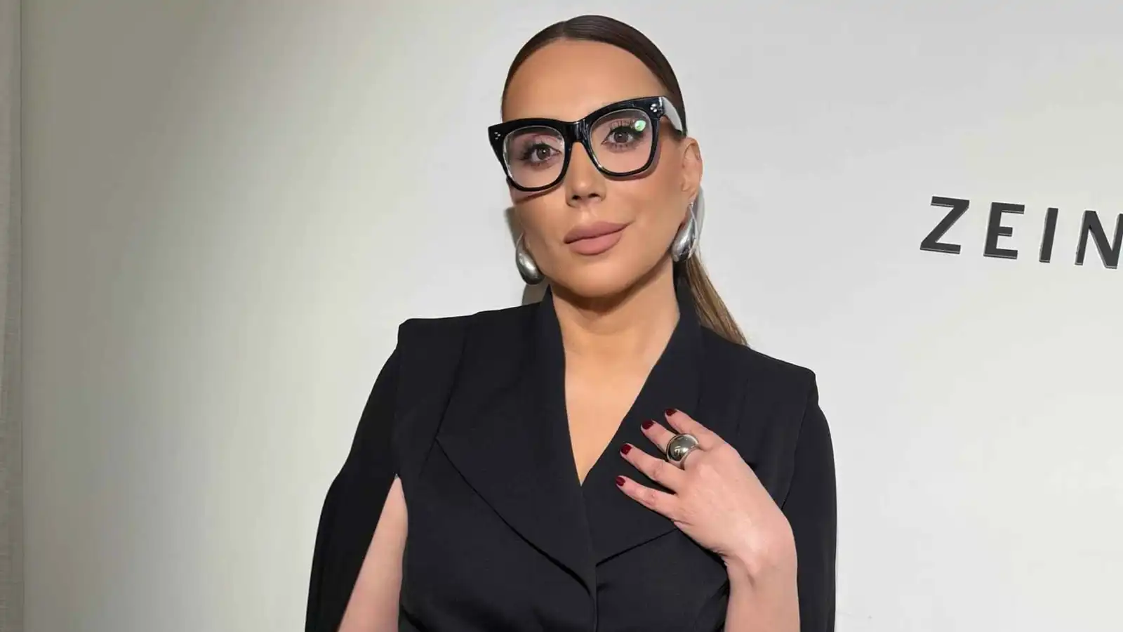 بعد عاصفة من الانتقادات.. شكران مرتجى تنسحب من مواقع التواصل