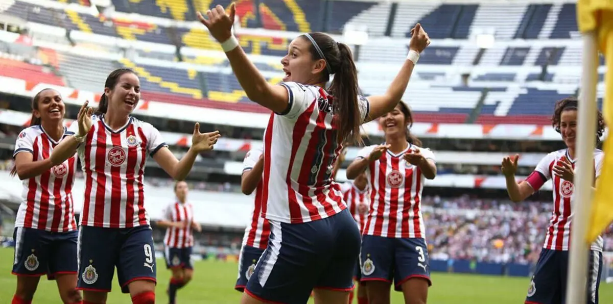 رقصة مثيرة للاعبة برازيلية إثر إحرازها هدفًا تحصد ملايين المشاهدات 