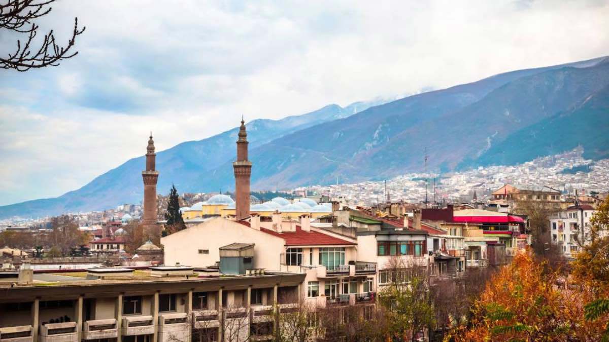 تركيا تحقق في صورة "صادمة" لطالب مصاب بمتلازمة داون