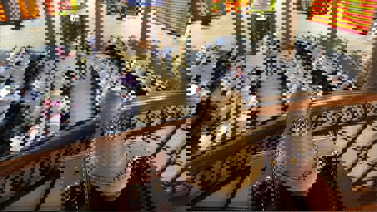 البورصة المصرية تواصل نزيفها محققة خسائر بمليار دولار