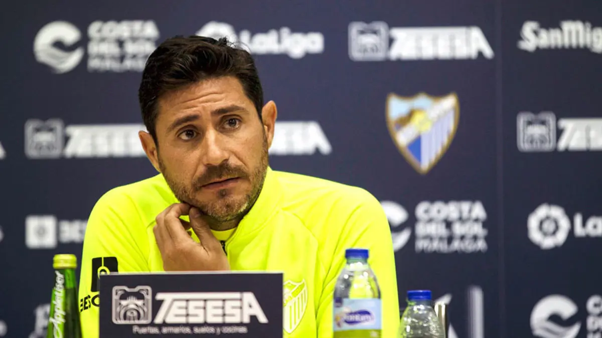 نادي مالاغا الإسباني يقرر إيقاف مدربه عقب انتشار فيديو إباحي له