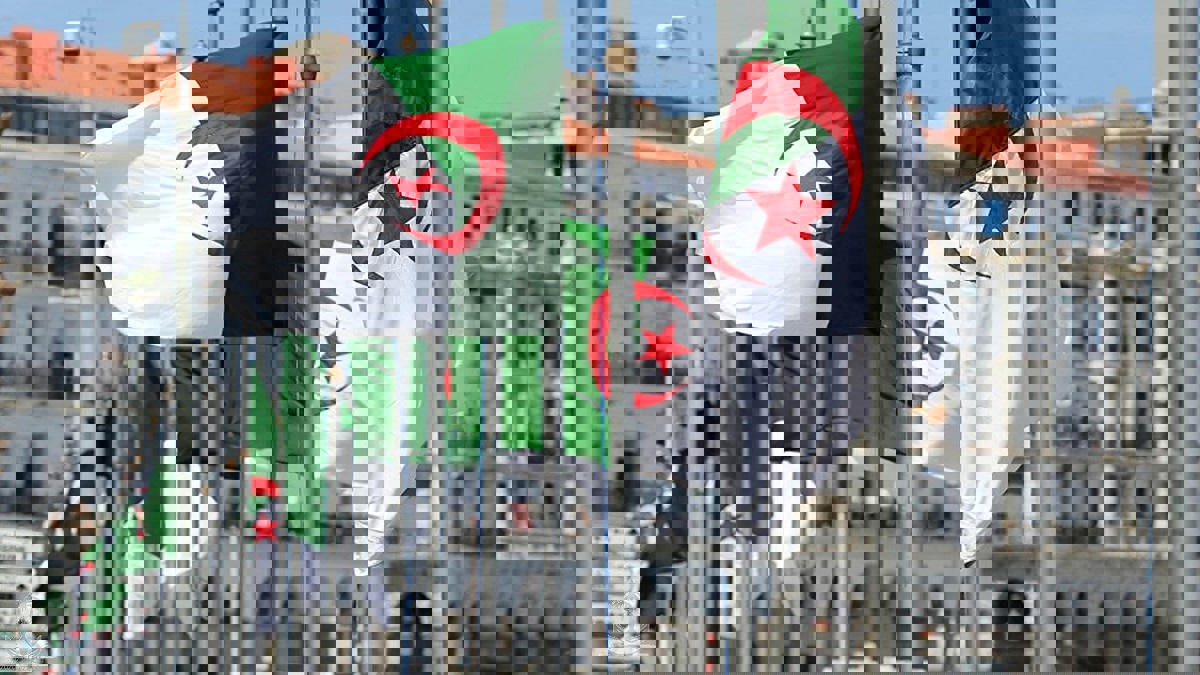 السلطات الجزائرية تطرد مدير مكتب وكالة فرانس برس في الجزائر