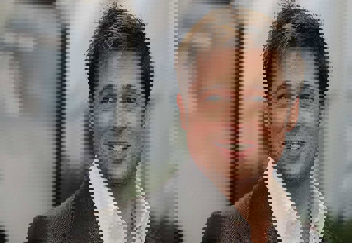 تعرف على مهنة براد بيت ومادونا قبل الشهرة (صور)