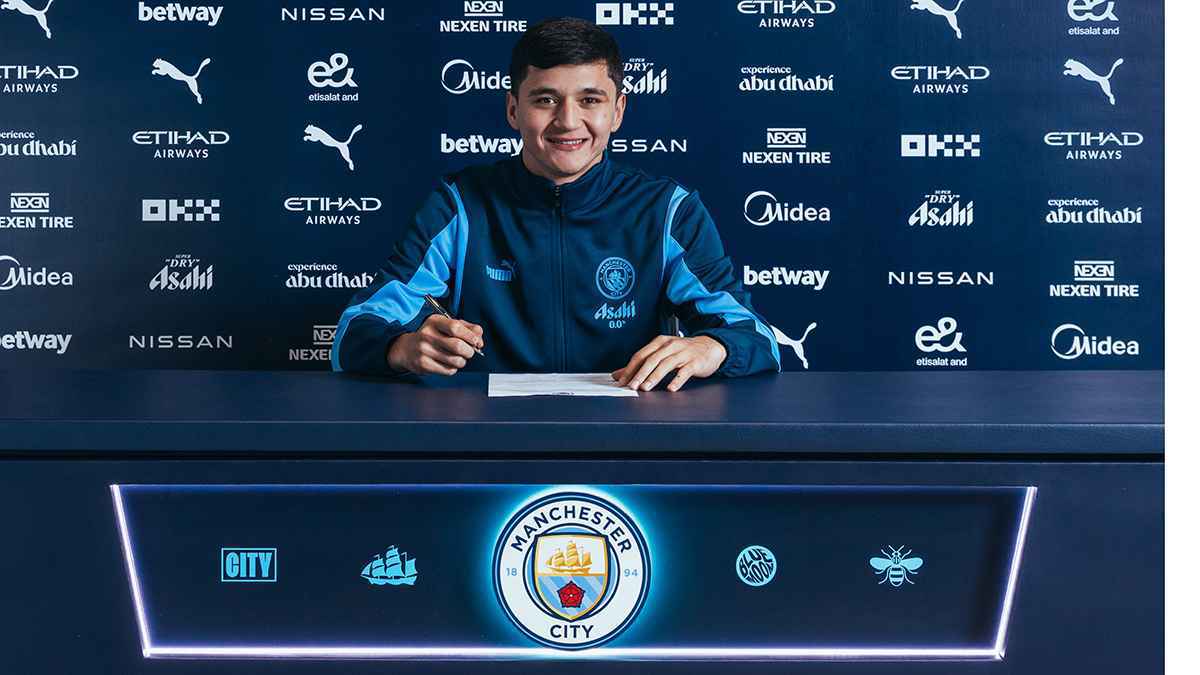 صفقة تاريخية.. مانشستر سيتي يعلن أول تعاقداته الشتوية رسميا (فيديو)