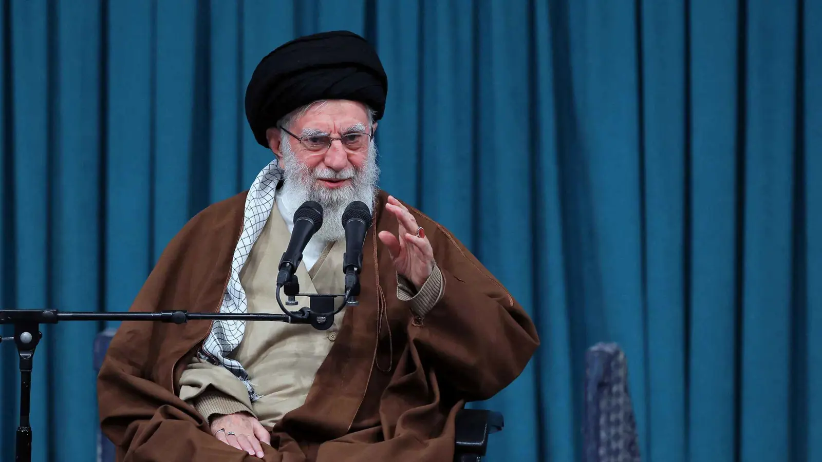 إيران تنفي طلب فتوى جديدة من خامنئي بشأن السلاح النووي