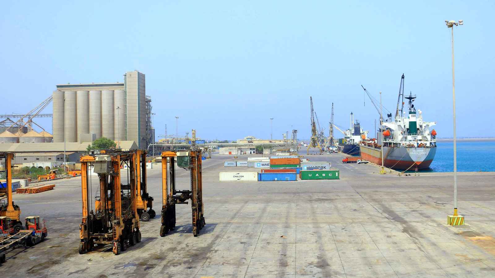 متحدث عسكري يمني ينفي وقوع غارات على الحديدة