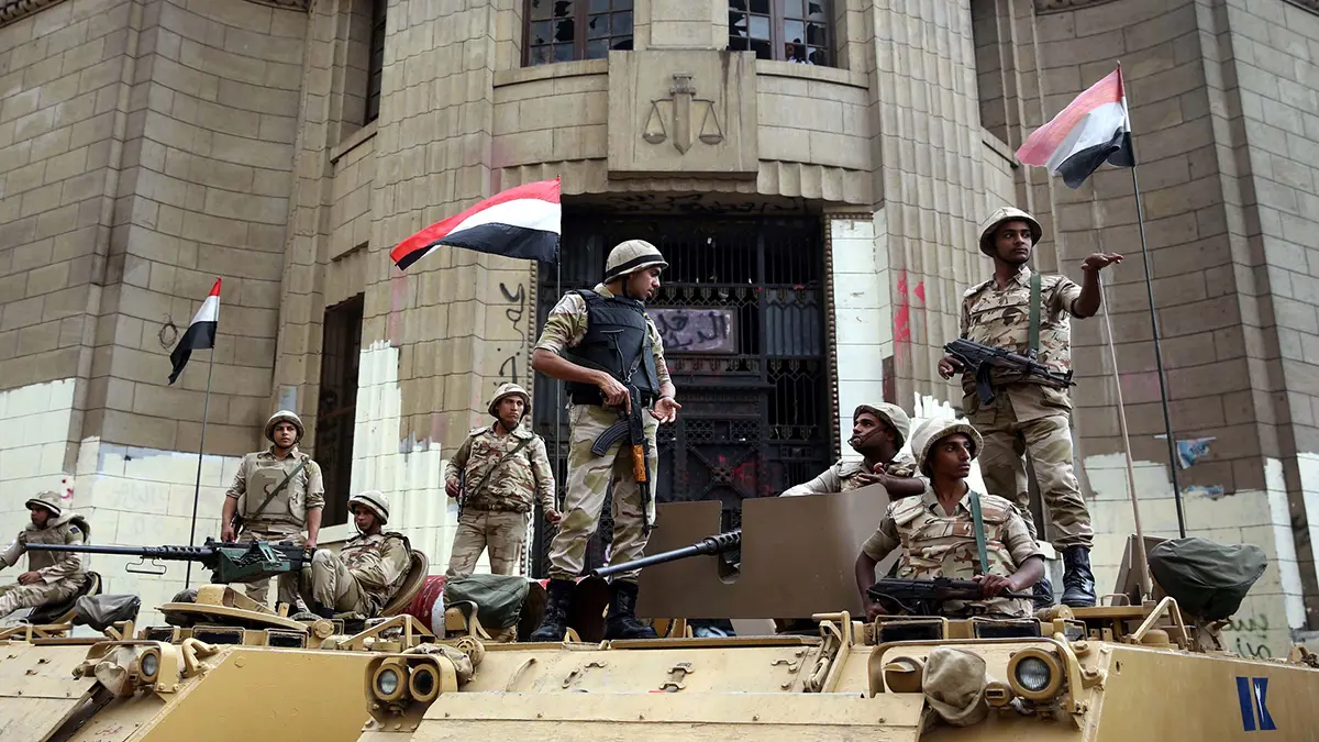 قرار قضائي مصري بحق متهمي محاولة "اغتيال السيسي والأمير محمد بن نايف"