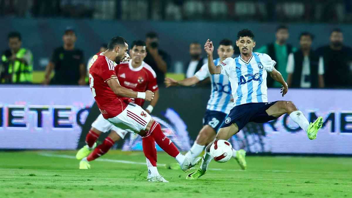 الأهرامات تهزم المليارات.. تعليق ناري من أسطورة الزمالك بعد سقوط الأهلي (صورة)