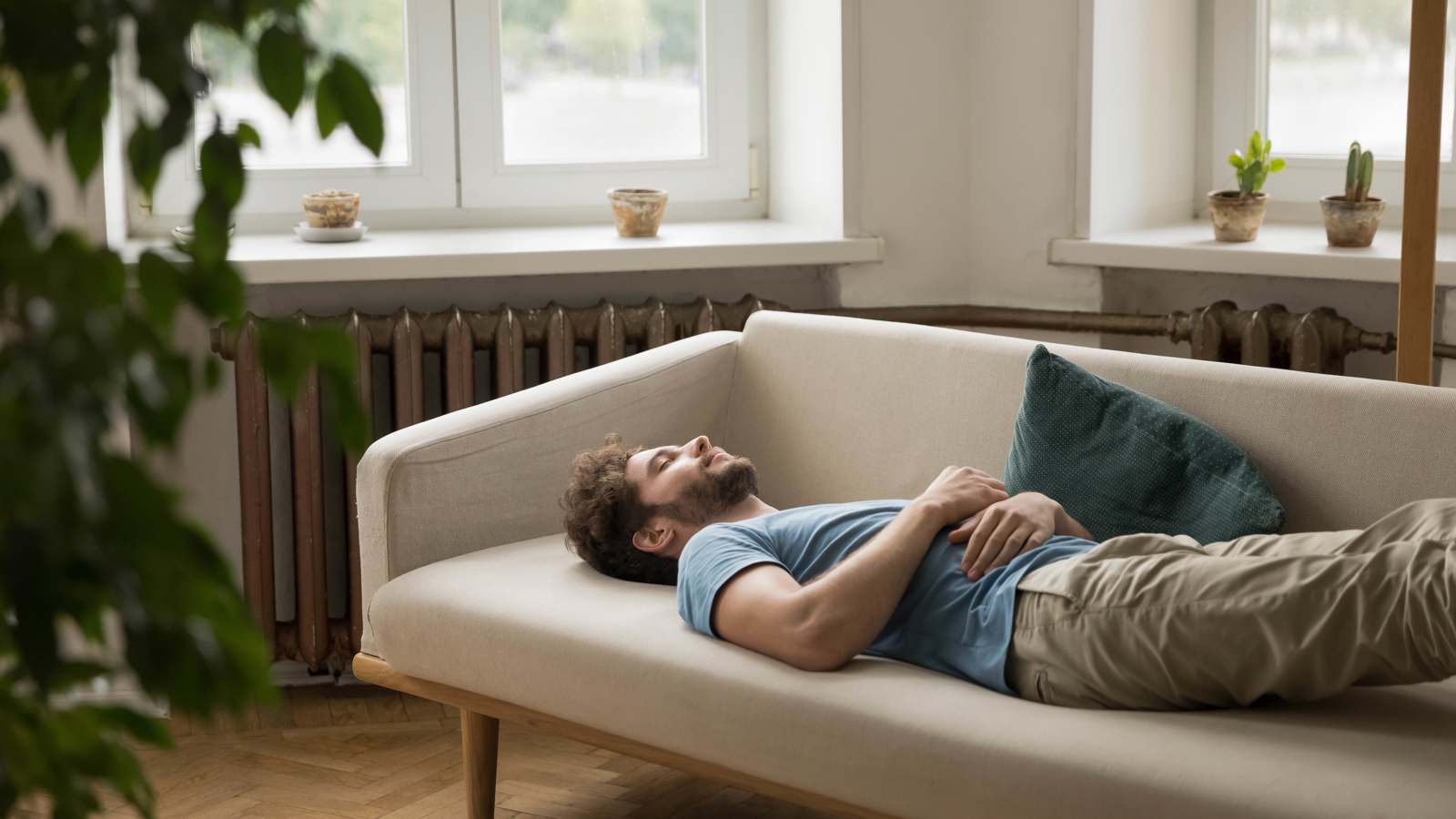 ما الوقت المثالي للقيلولة دون الإضرار بالنوم؟