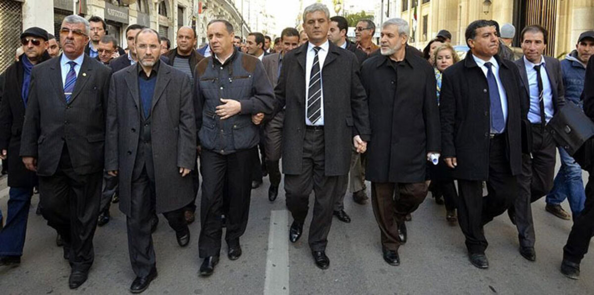 الحكومة الجزائرية تفاجئ المعارضة بترخيصها لأكبر مؤتمر مناهض