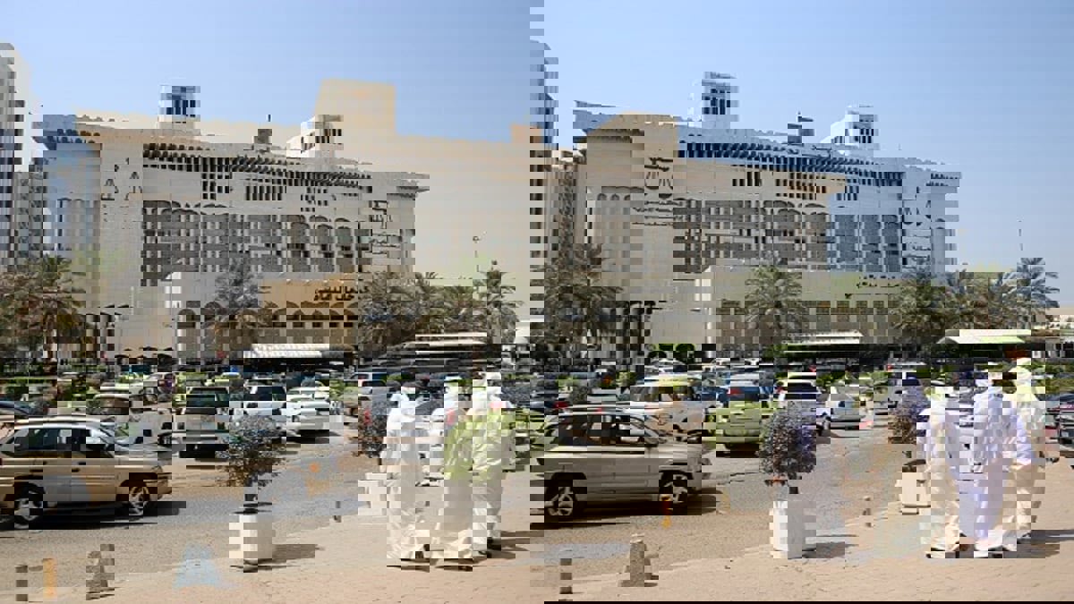 الكويت.. السجن 7 سنوات لعراقي ومواطن هرّبا مخدرات  بطائرات شراعية