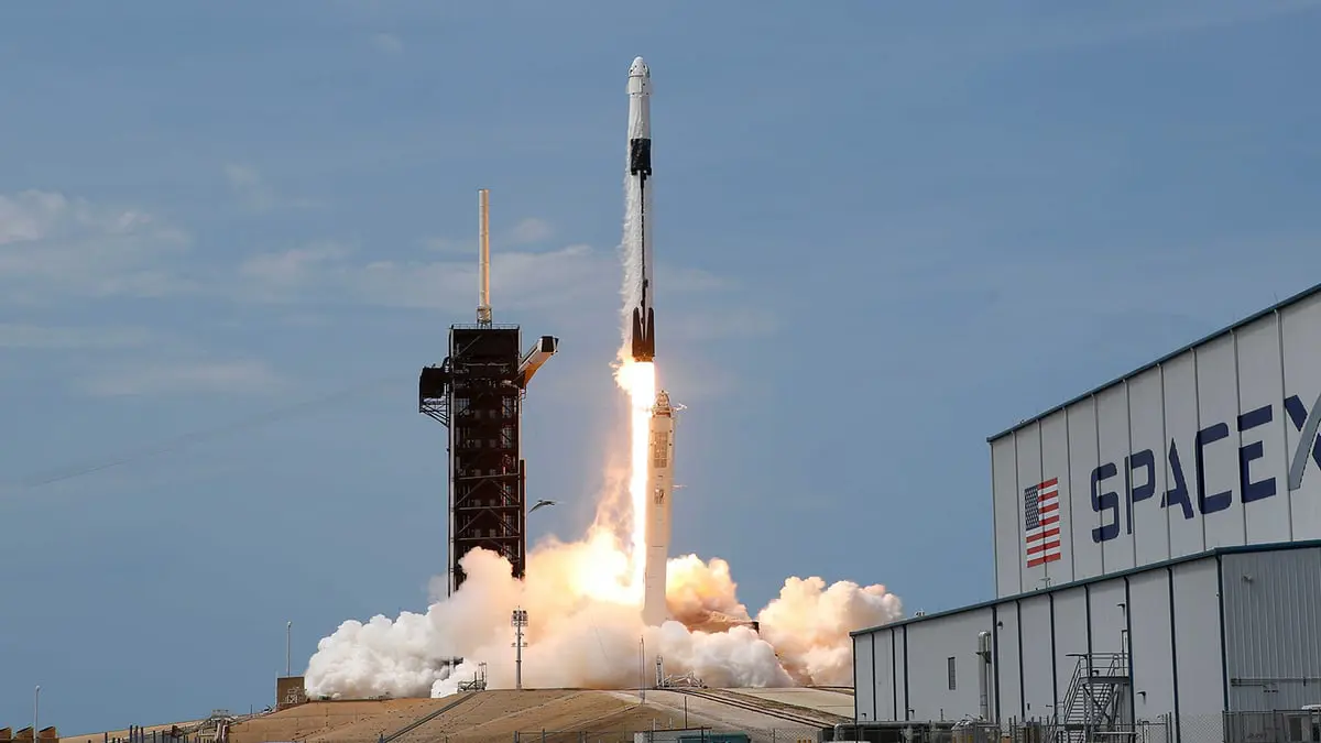 "سبيس إكس" تؤجل إطلاق 3 أقمار صناعية بريطانية على متن صاروخ "فالكون 9"