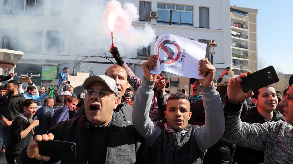 قدامى المحاربين الجزائريين يدعمون المطالبة بإنهاء حكم بوتفليقة