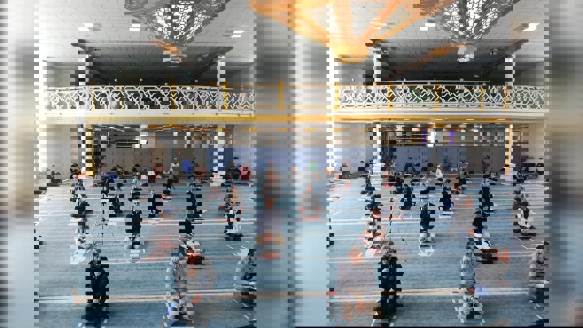 في استنكار لحملة الكراهية.. الإعلام السويدي يحتفي برمضان والمدارس تساند طلابها الصائمين

