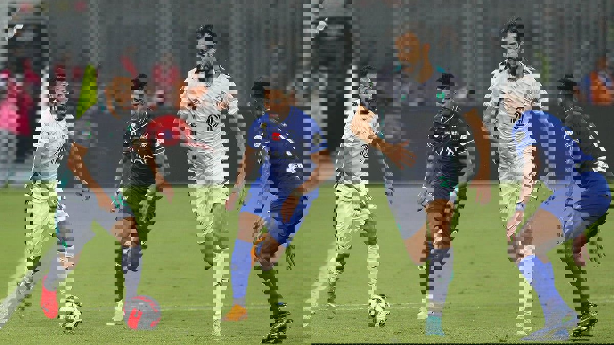 استدعاء حمدي النقاز للتحقيق أمام لجنة انضباط الاتحاد السعودي بشأن توقيعه للزمالك