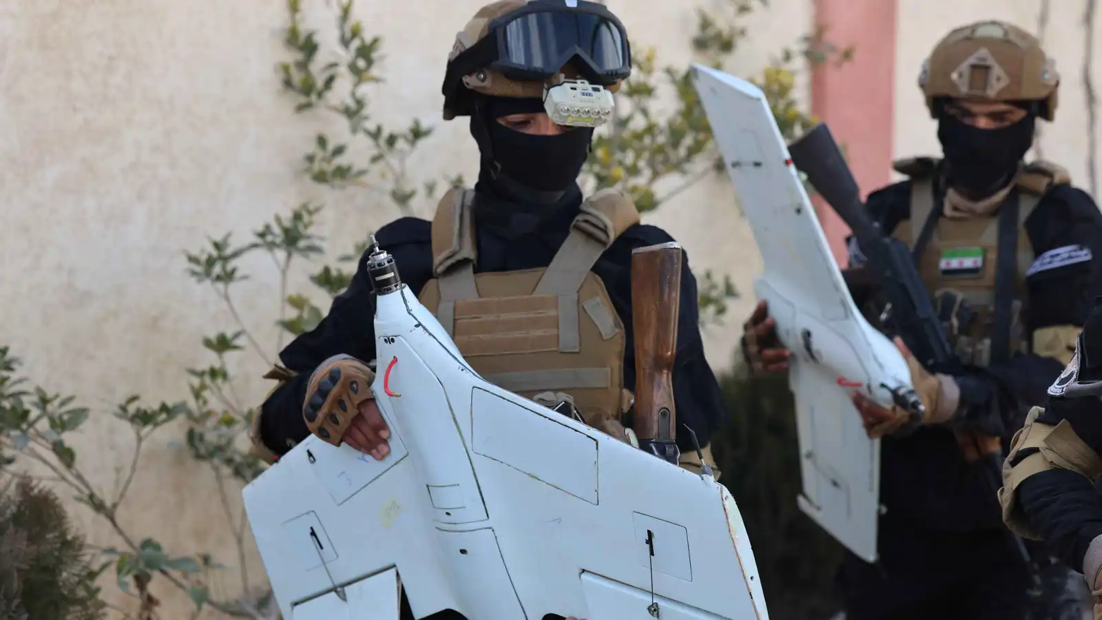 سوريا.. تفكيك خلية مرتبطة بـ"حزب الله" في ريف دمشق (صور)