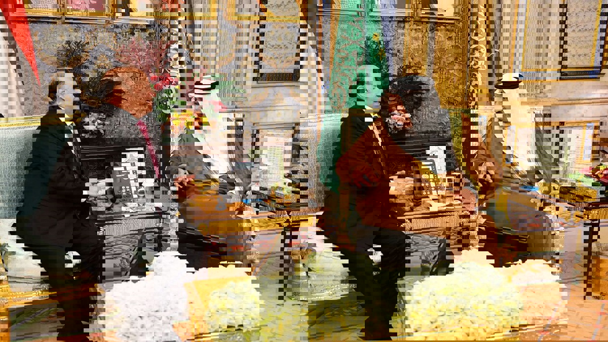 الملك سلمان يلتقي الرئيس اليمني عبدربه منصور هادي