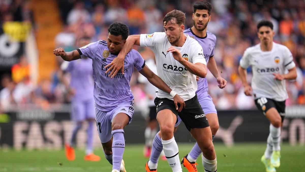 فالنسيا ضد ريال مدريد و"ثأر" أمام الأهلي.. مواعيد مباريات اليوم والقنوات الناقلة