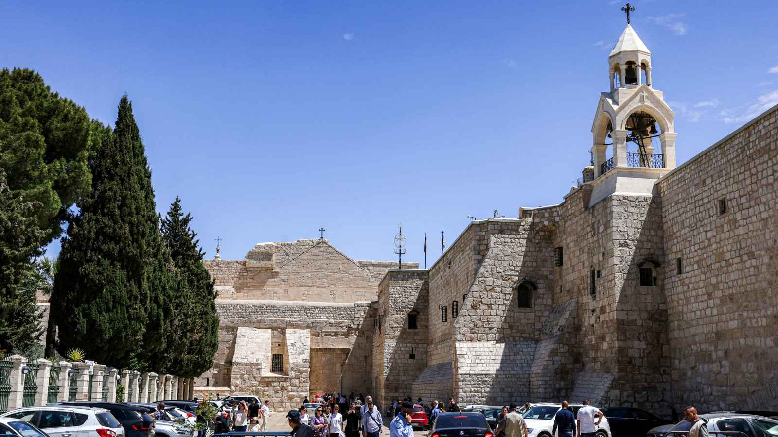 رجال دين يتهمون مستوطنين في الضفة بالاعتداء على مواقع مسيحية