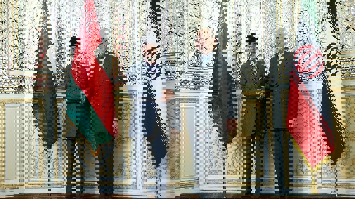 وزير خارجية سلطنة عمان يلتقي نظيره الإيراني في طهران