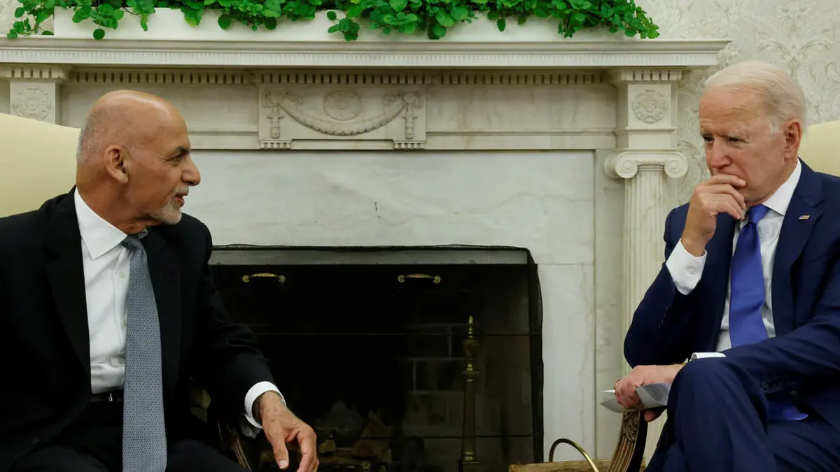 مدتها 14 دقيقة.. نشر تفاصيل آخر مكالمة بين بايدن وغني قبل سيطرة طالبان على أفغانستان