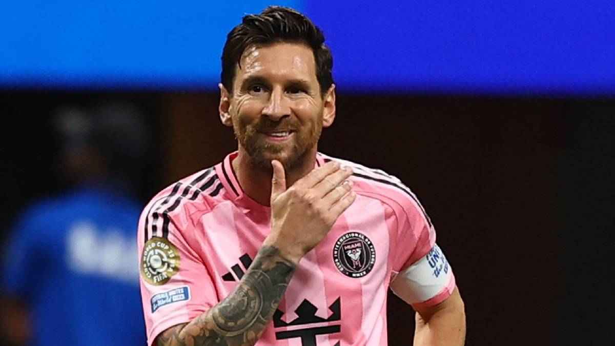 "باربي نادرة".. كم يبلغ سعر ساعة ميسي ذات الإصدار المحدود؟ (صور)