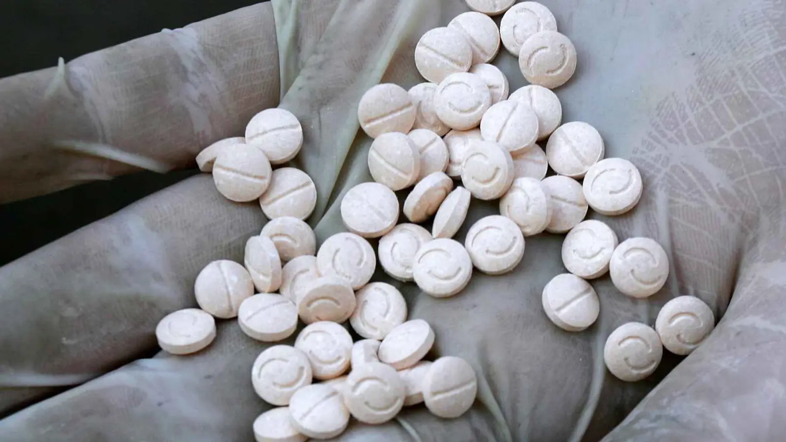 بمساعدة السعودية.. العراق يضبط كمية ضخمة من المخدرات (فيديو)