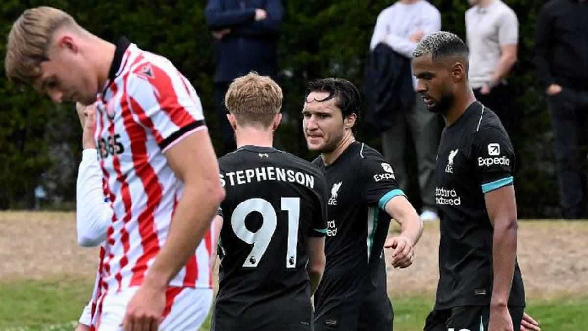 سلوت يصدم نجم ليفربول ويتخذ قراراً بشأن لويس دياز