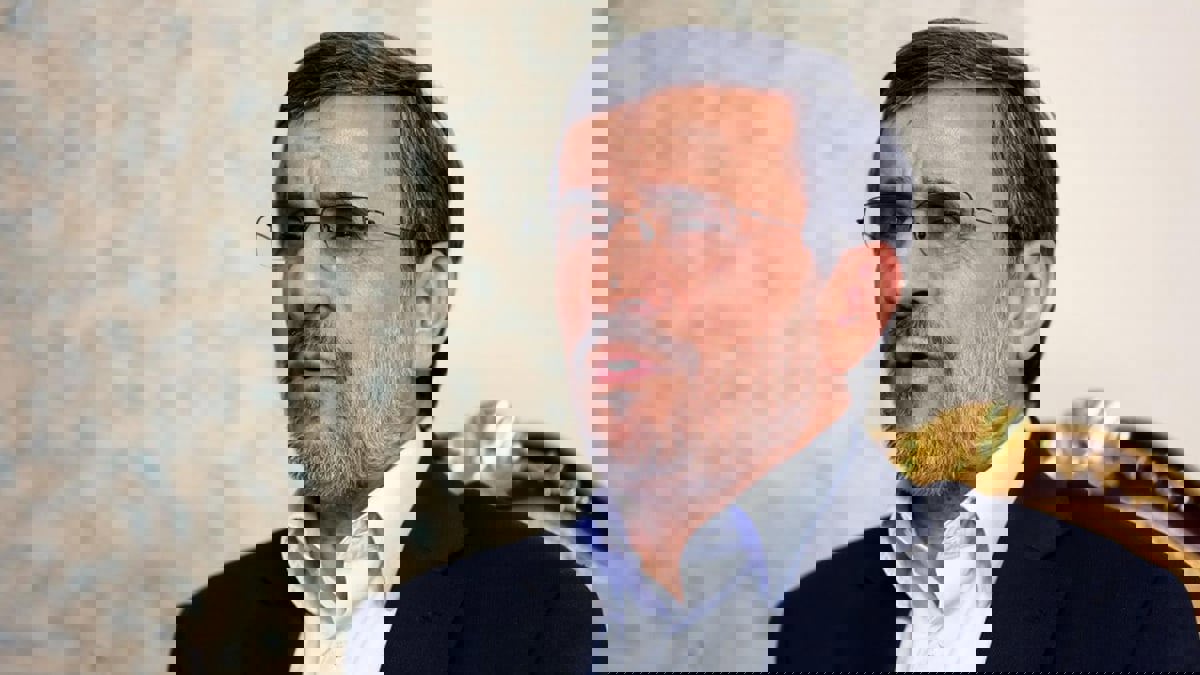 مشيدا بتطور الإمارات.. نجاد يدعو إيران والسعودية للعمل معاً لحل الأزمة اليمنية