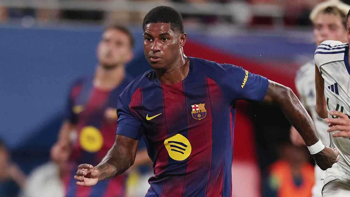 جرس إنذار.. راشفورد "يفجر" مخاوف جمهور برشلونة