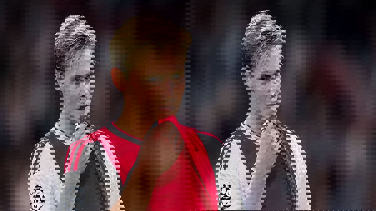 راتب ضخم ينتظر فرينكي دي يونغ في نادي برشلونة.. تعرّف على التفاصيل