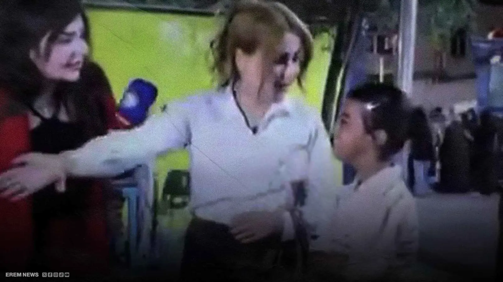 أم عراقية وابنتها