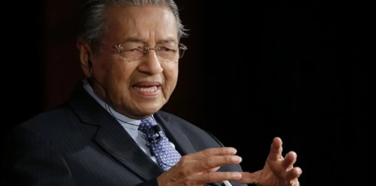 مهاتير محمد يعين وزراء في حكومته