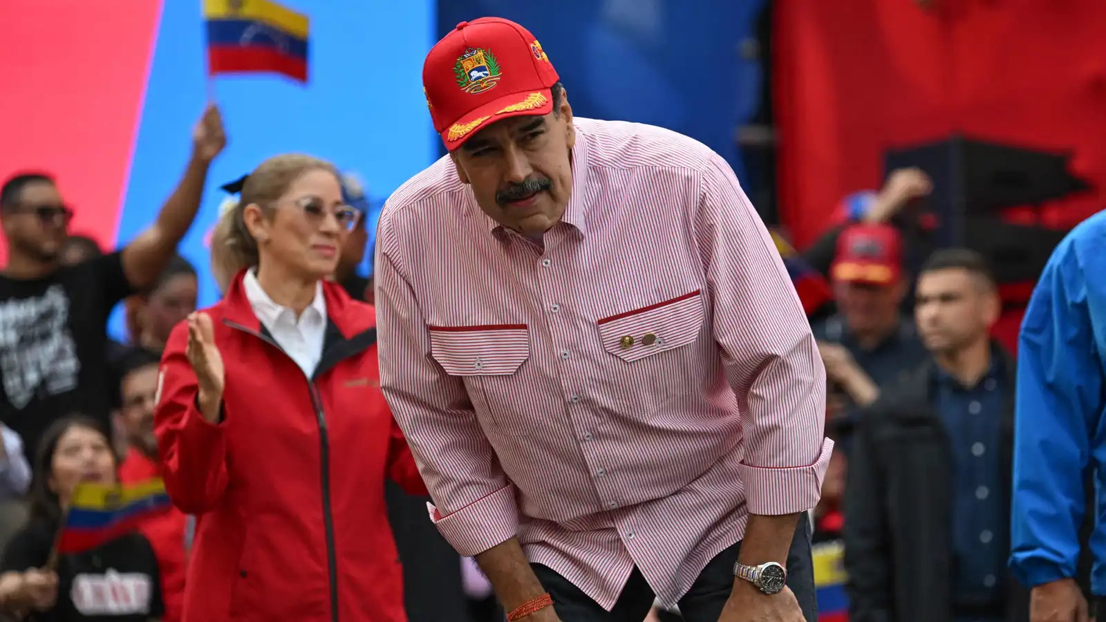 "الحليف البعيد".. هل تتلقى طهران "ضربة موجعة" في حال سقوط مادورو؟