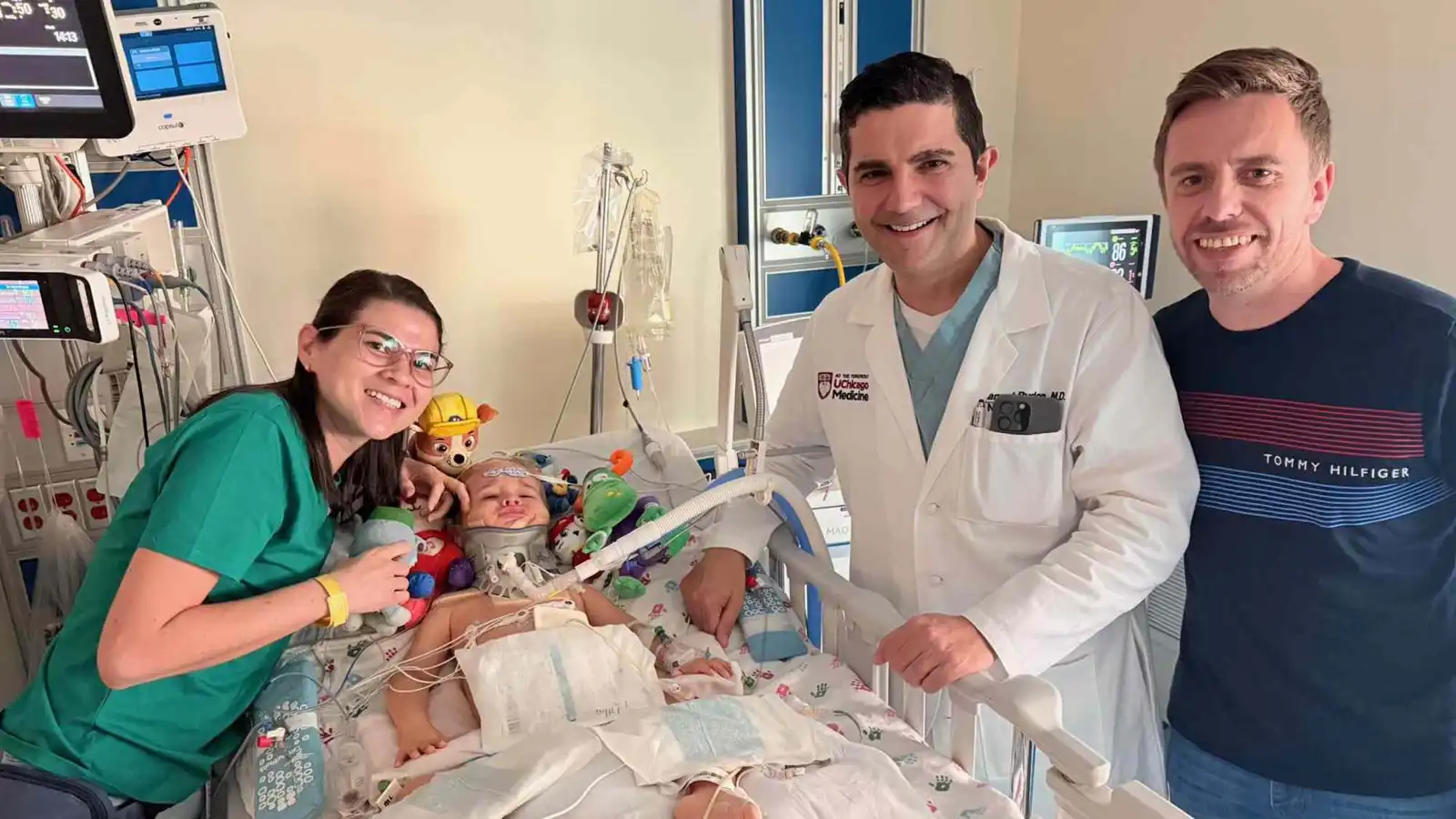 طبيب لبناني يحقق "معجزة طبية" وينقذ طفلا من موت محقق (فيديو)